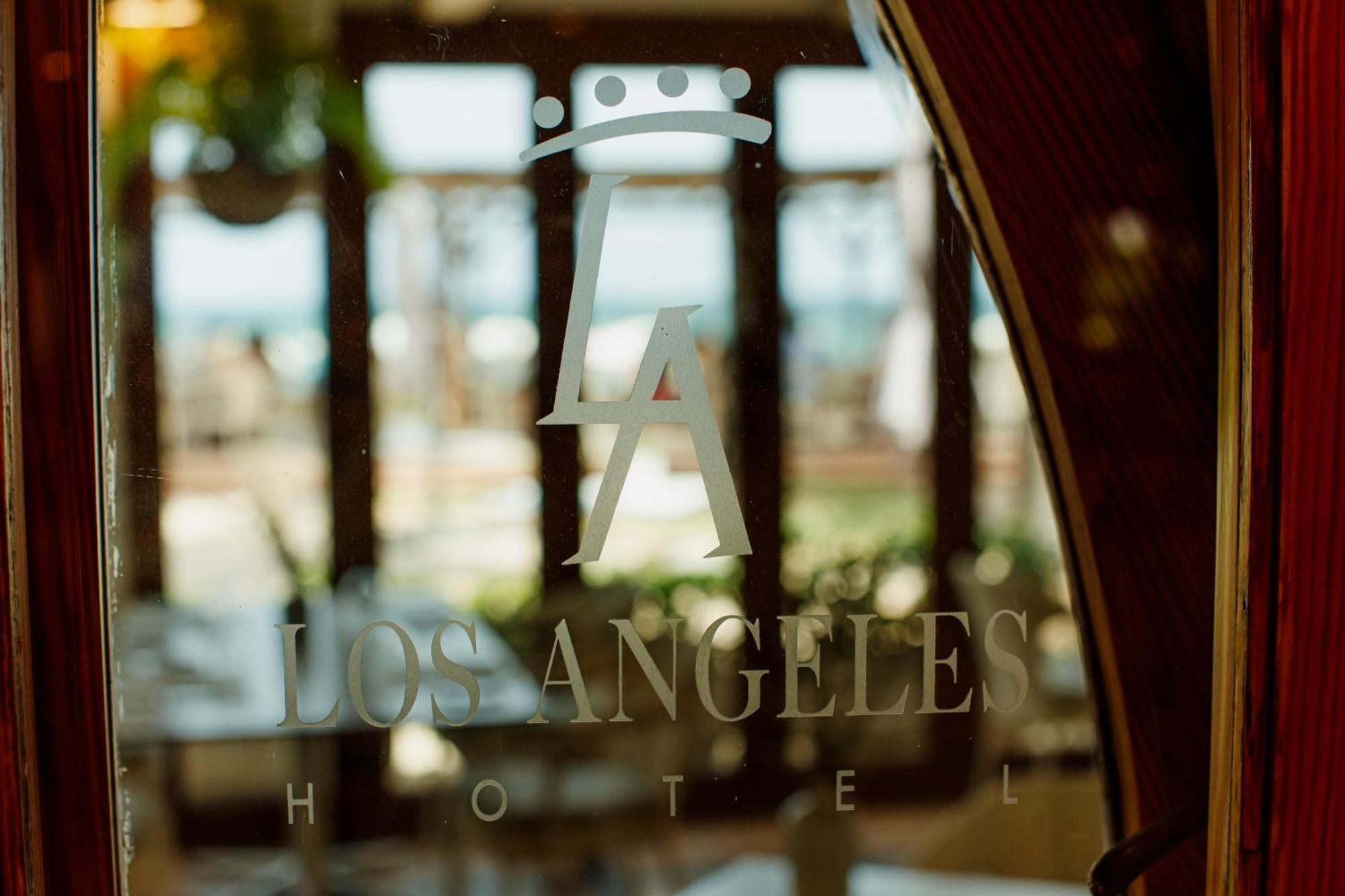 Hotel Los Angeles 德尼亚 外观 照片